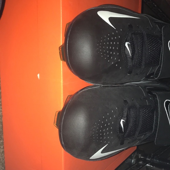 New in box vintage men\'s Air zoom boss shark Nike football cleat black white 13 main image 8
